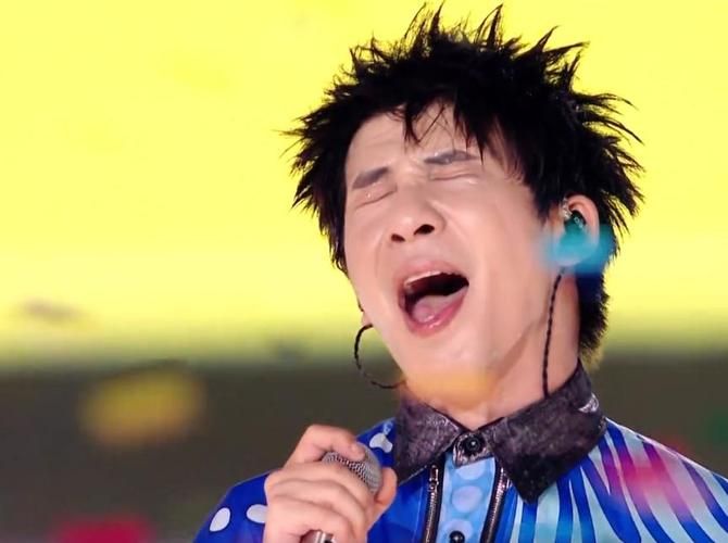 华晨宇那英同台表演细节曝光舞台太炸了