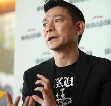 回家：刘德华奔丧香港，送别父亲的辛酸