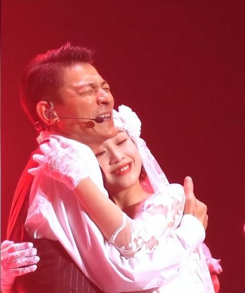 天王刘德华与伴舞赖文慧：一段鲜为人知的深厚情谊
