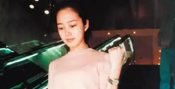 天王刘德华的妻子朱丽倩：隐忍背后的幸福