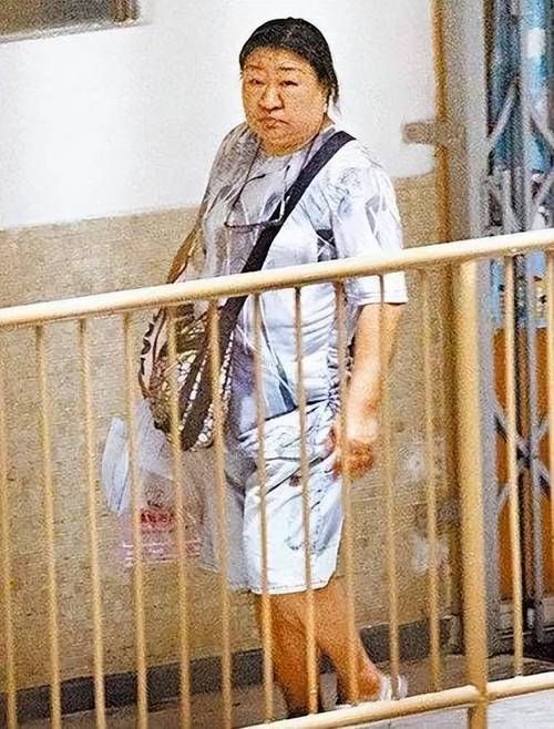 天王刘德华的姐姐：贫民区生活令人心酸