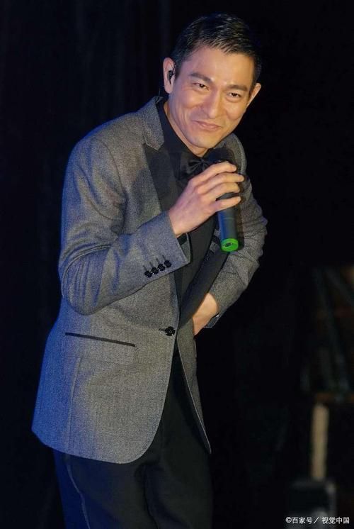 天王刘德华的家族秘闻：兄弟姐妹间的爱恨情仇