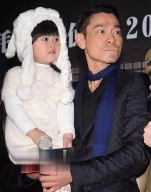 天王千金就读哪所学校？刘德华女儿学校大揭秘