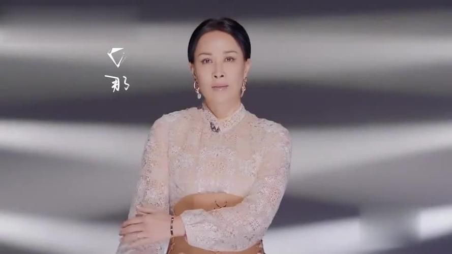 如燕那英与学员互动看她如何指导新人唱歌