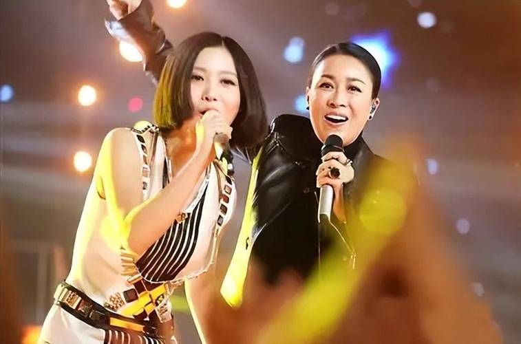 姚贝娜和那英在好声音中的精彩互动