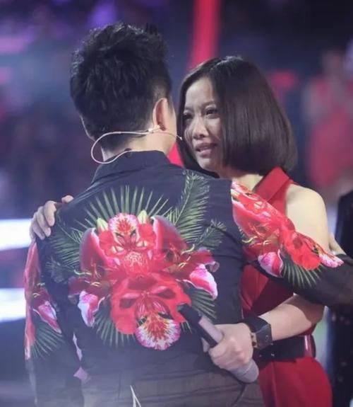 姚贝娜和那英在好声音中的精彩互动