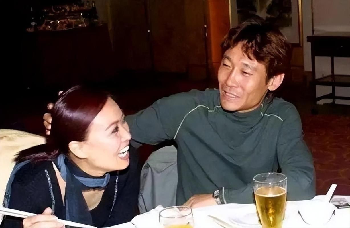 孟桐为什么娶那英 这段感情为何能走到最后