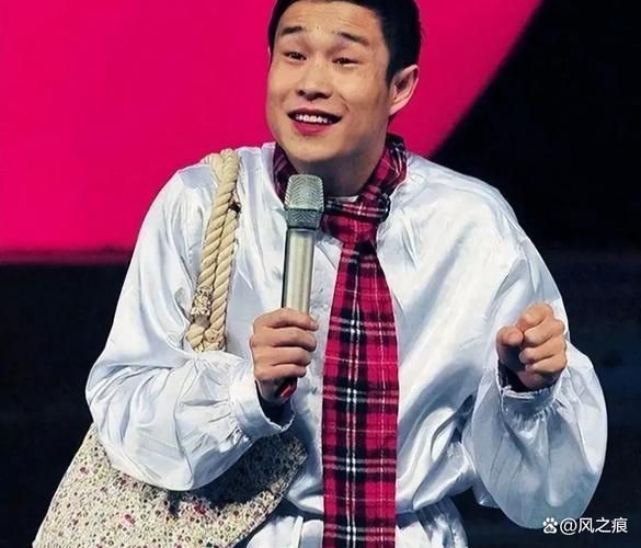 小沈阳再现刘德华经典造型，引发网友热议！