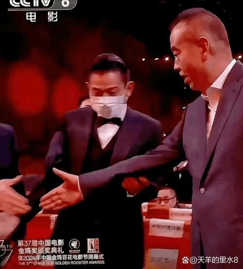 崔永元采访刘德华现场视频两人幽默互动引热议
