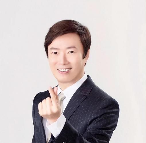 年代秀：刘德华和费玉清的有趣互动，笑到肚子疼