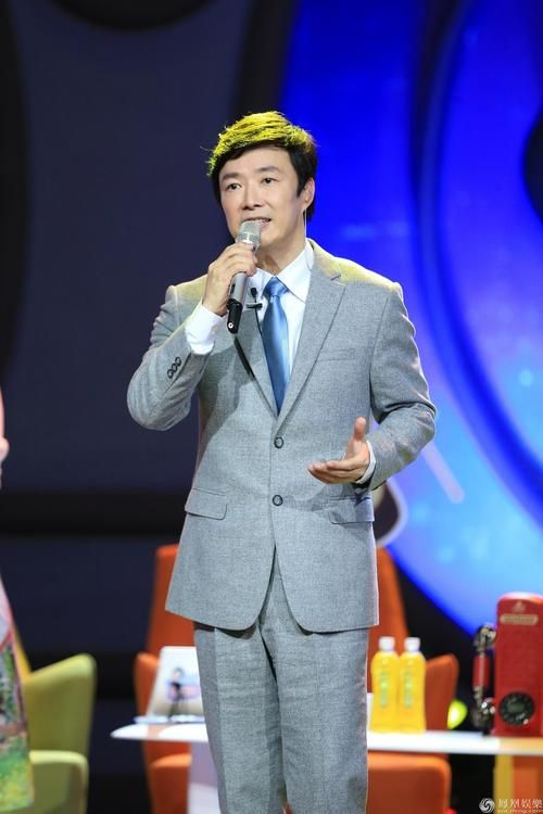 年代秀：刘德华和费玉清的有趣互动，笑到肚子疼