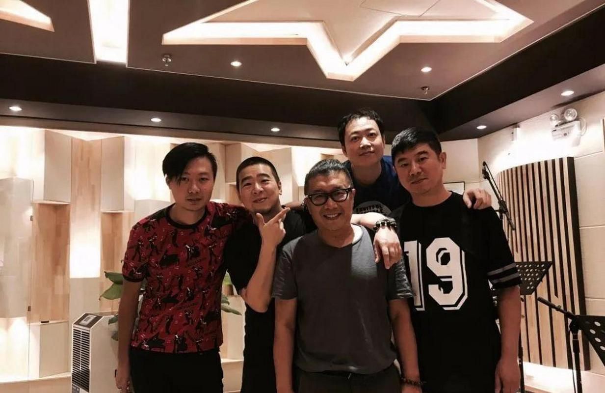 庞龙敢和刘德华同天开演唱会？背后的原因
