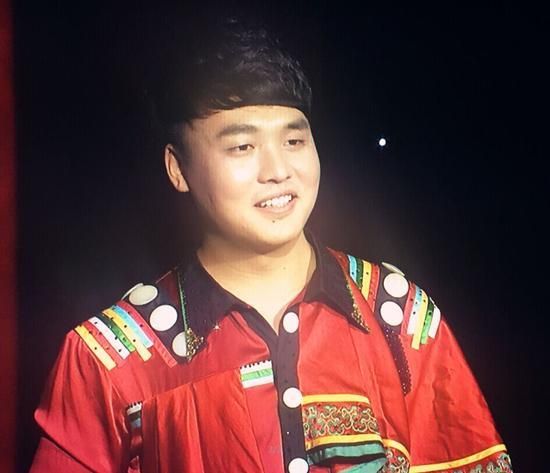 开门大吉模仿刘德华舞台造型相似度超高