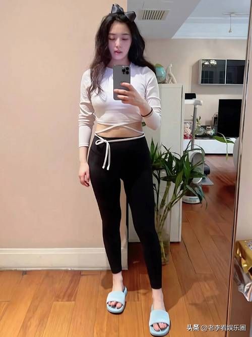 张含韵和刘德华：一次深夜谈话改变命运？
