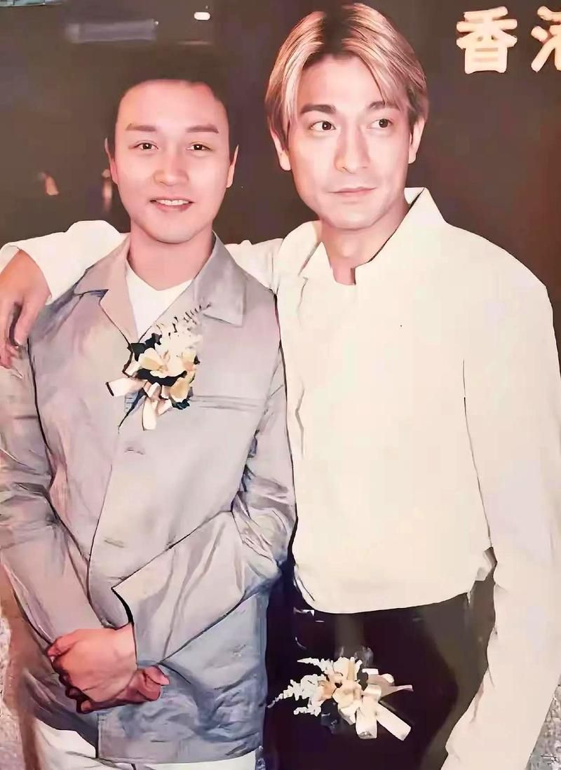 张国荣刘德华谁帅 两大男神颜值对比分析