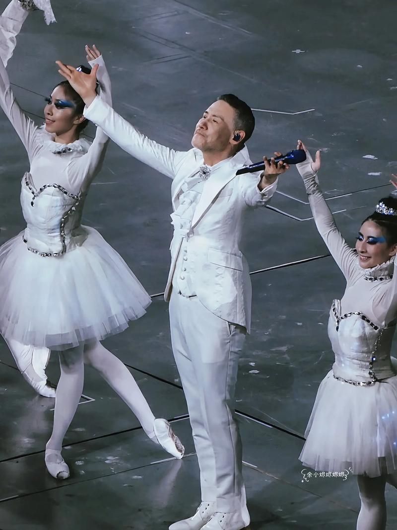 张学友2012演唱会精彩回顾 经典金曲全场大合唱