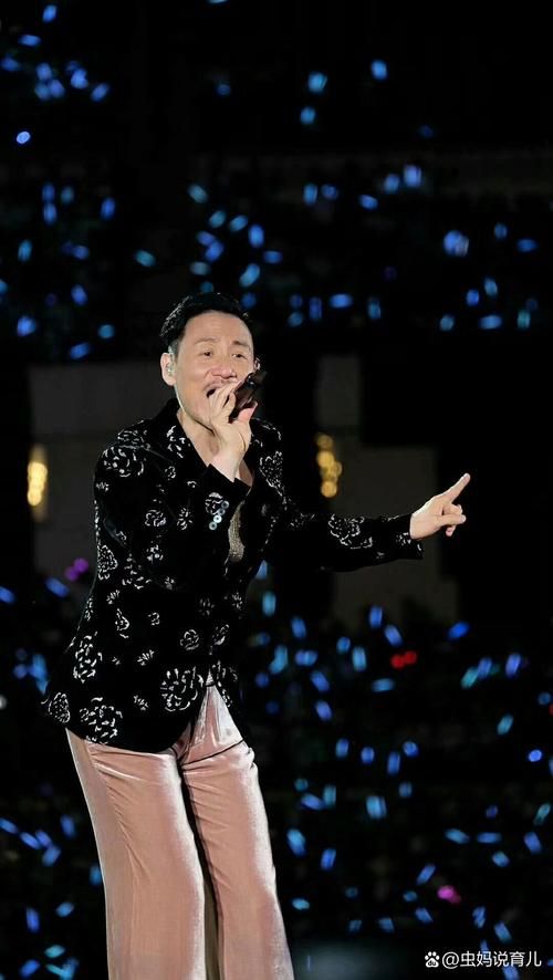 张学友2016演唱会现场视频 歌神风采依旧震撼人心