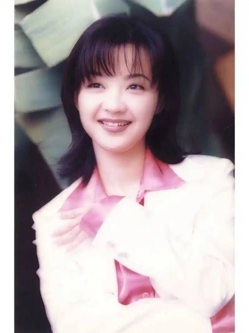 张学友与陈慧娴合唱情歌默契十足感动全场