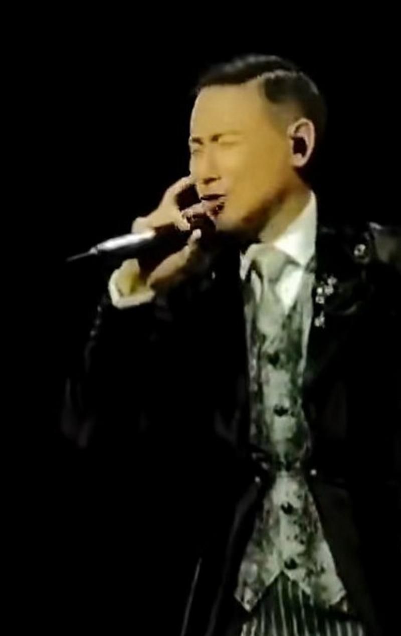 张学友偷心现场版 感受歌神的魅力演唱