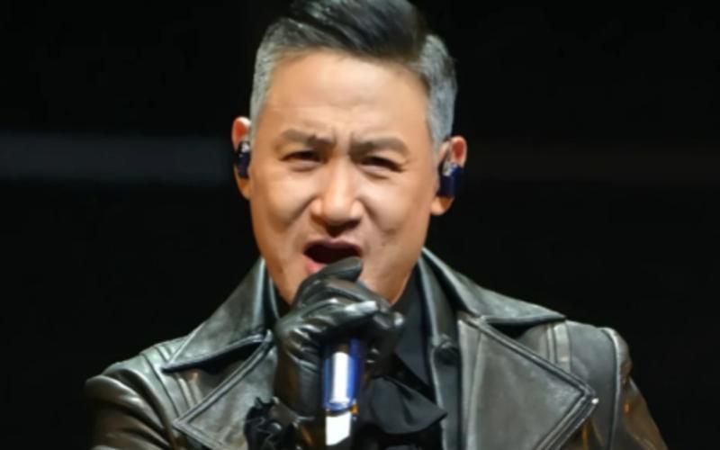张学友偷心现场版 感受歌神的魅力演唱