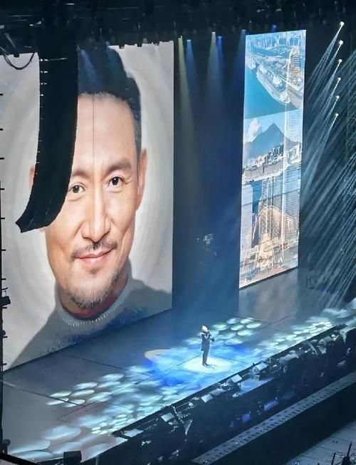 张学友唱歌突然喊刘德华 现场观众沸腾瞬间刷屏