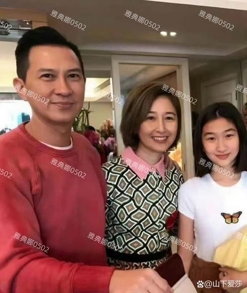 张学友女儿近照曝光 网友惊呼长得太像爸爸