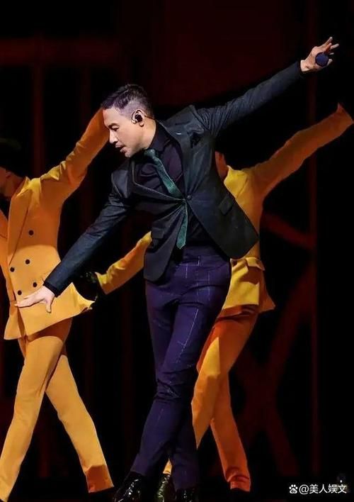 张学友妖娆舞姿再上热搜 不老男神魅力依旧
