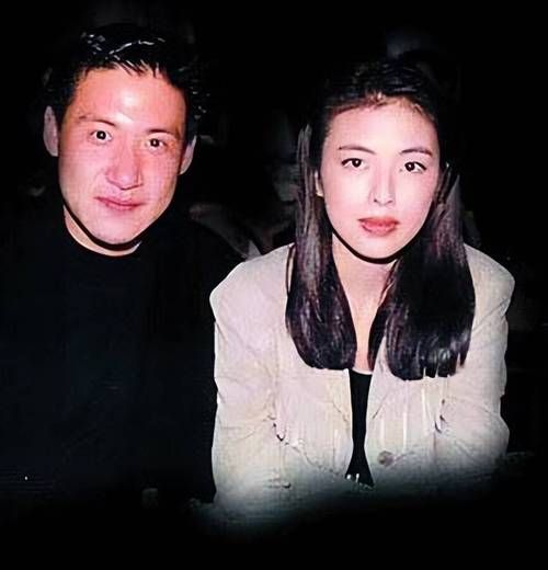 张学友媳妇是谁看看天王背后的女人有多低调