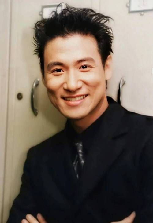 张学友年轻照片大公开 这些照片你肯定没见过