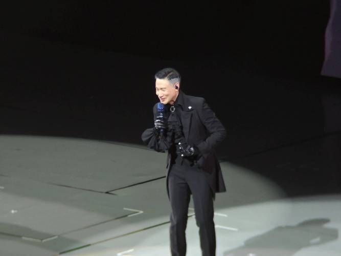张学友成都演唱会精彩图片分享舞台魅力十足