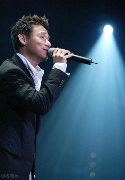 张学友新不了情经典重现 歌神深情演绎催泪金曲