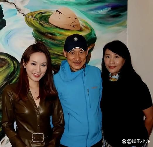 张学友有弟弟吗他的家人都有谁一起来看