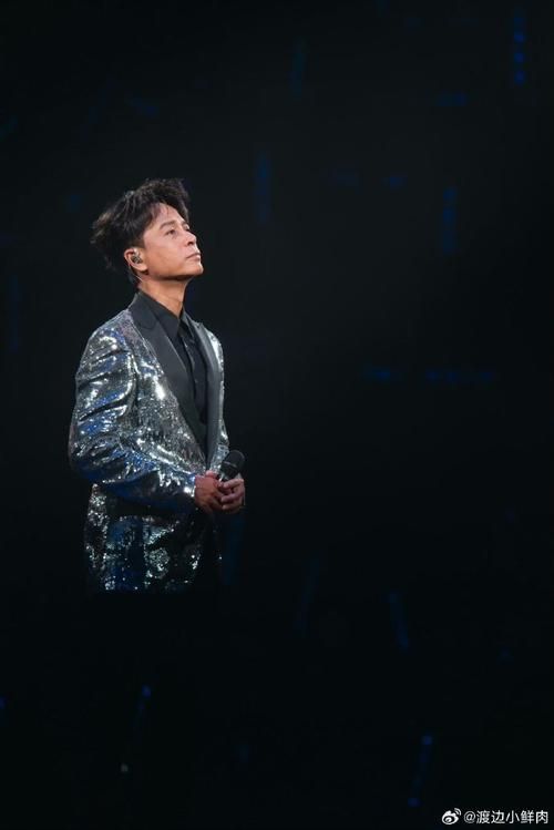 张学友李克勤演唱会现场回顾 那些年我们追过的偶像