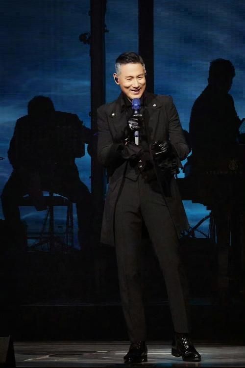 张学友演唱会写真精选 舞台王者风采全展现