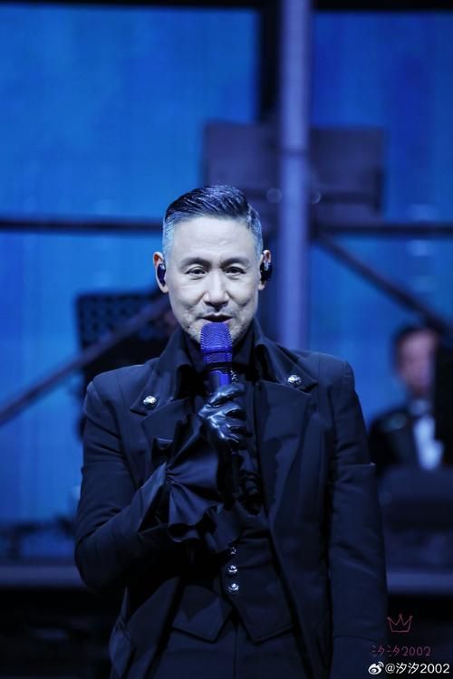 张学友演唱会发型变化史 从青涩到成熟