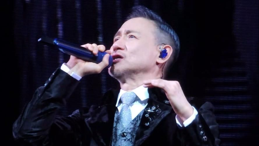 张学友演唱会吉他手故事 从默默无闻到舞台王者