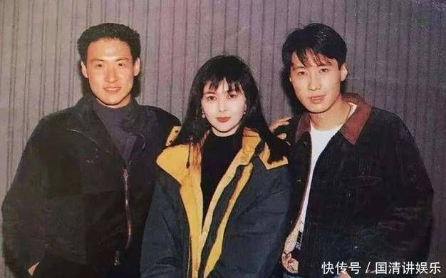 张学友牵手关之琳视频曝光 两人亲密互动引热议
