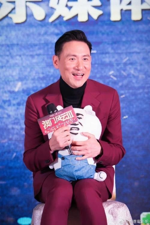张学友现在好多岁 歌坛常青树的传奇故事