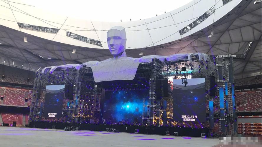 张学友现身周杰伦演唱会两人互动超有爱