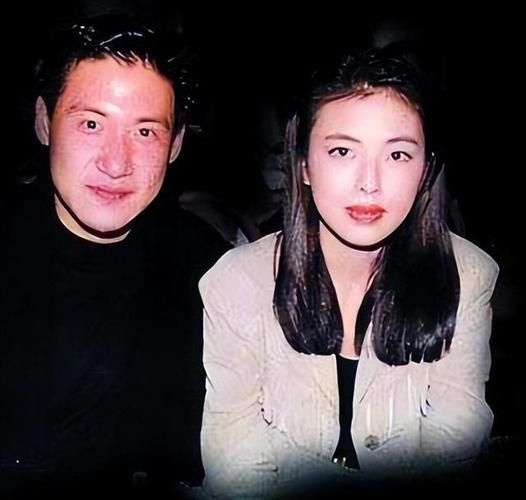 张学友的老婆是谁 他与罗美薇的爱情故事