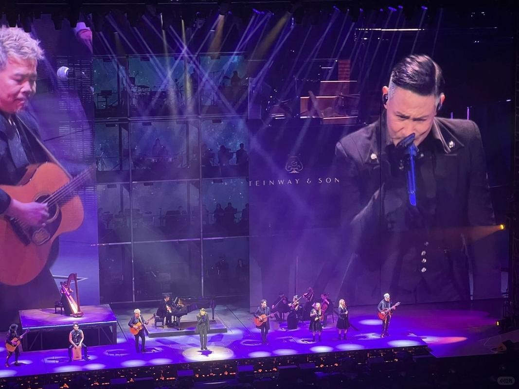 张学友红馆演唱会震撼开唱 经典金曲引发全场大合唱