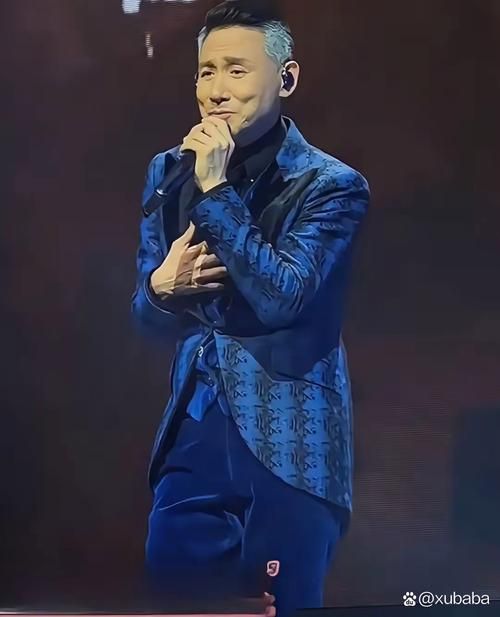 张学友经典唱歌手势盘点原来这么有讲究
