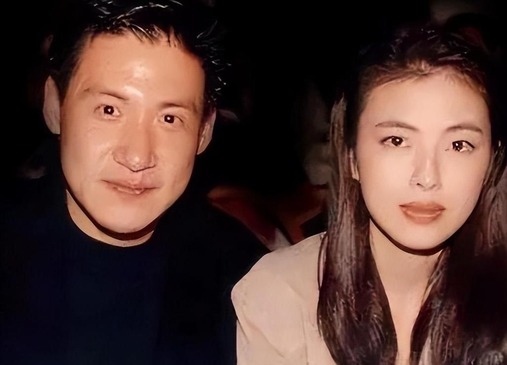 张学友罗美薇图片最新流出 多年恩爱依旧如初