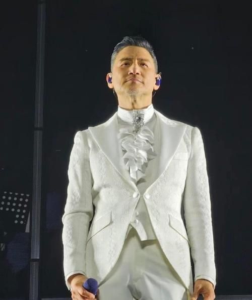 张学友翻唱刘德华经典歌曲引发回忆杀
