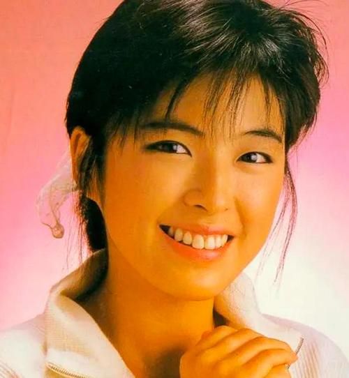 张学友老婆是谁 揭秘歌神背后的女人罗美薇