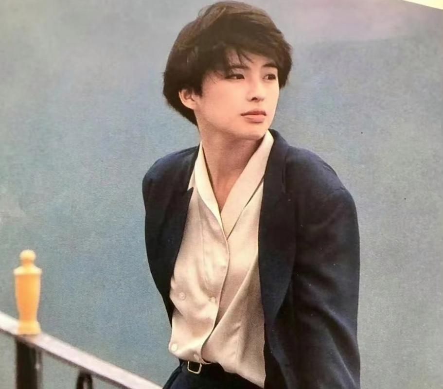 张学友老婆是谁 揭秘歌神背后的女人罗美薇