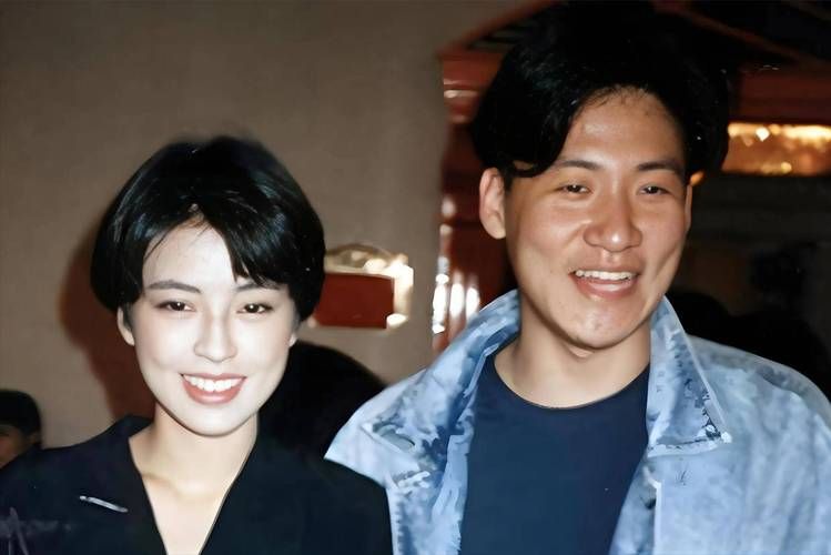 张学友老婆照片大公开 多年恩爱如初