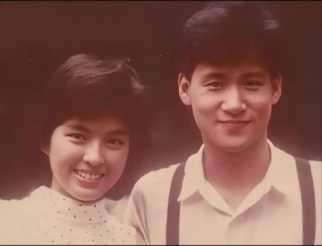 张学友老婆照片大公开 多年恩爱如初