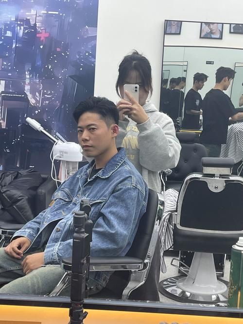 张学友胡子怎么修剪的 专业理发师分享小技巧