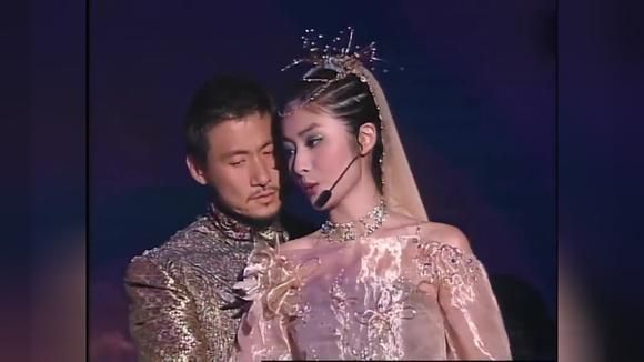 张学友陈慧琳早年合照流出两人颜值惊艳
